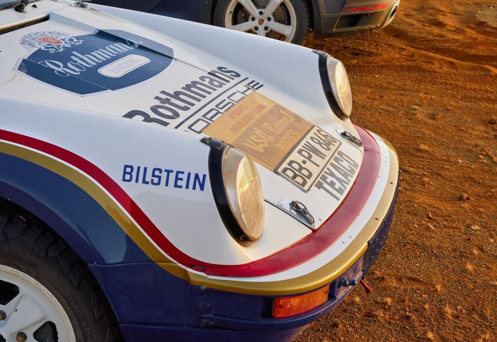 Porsche 911 Carrera 3.2 4x4 Paris-Dakar & 911 Dakar