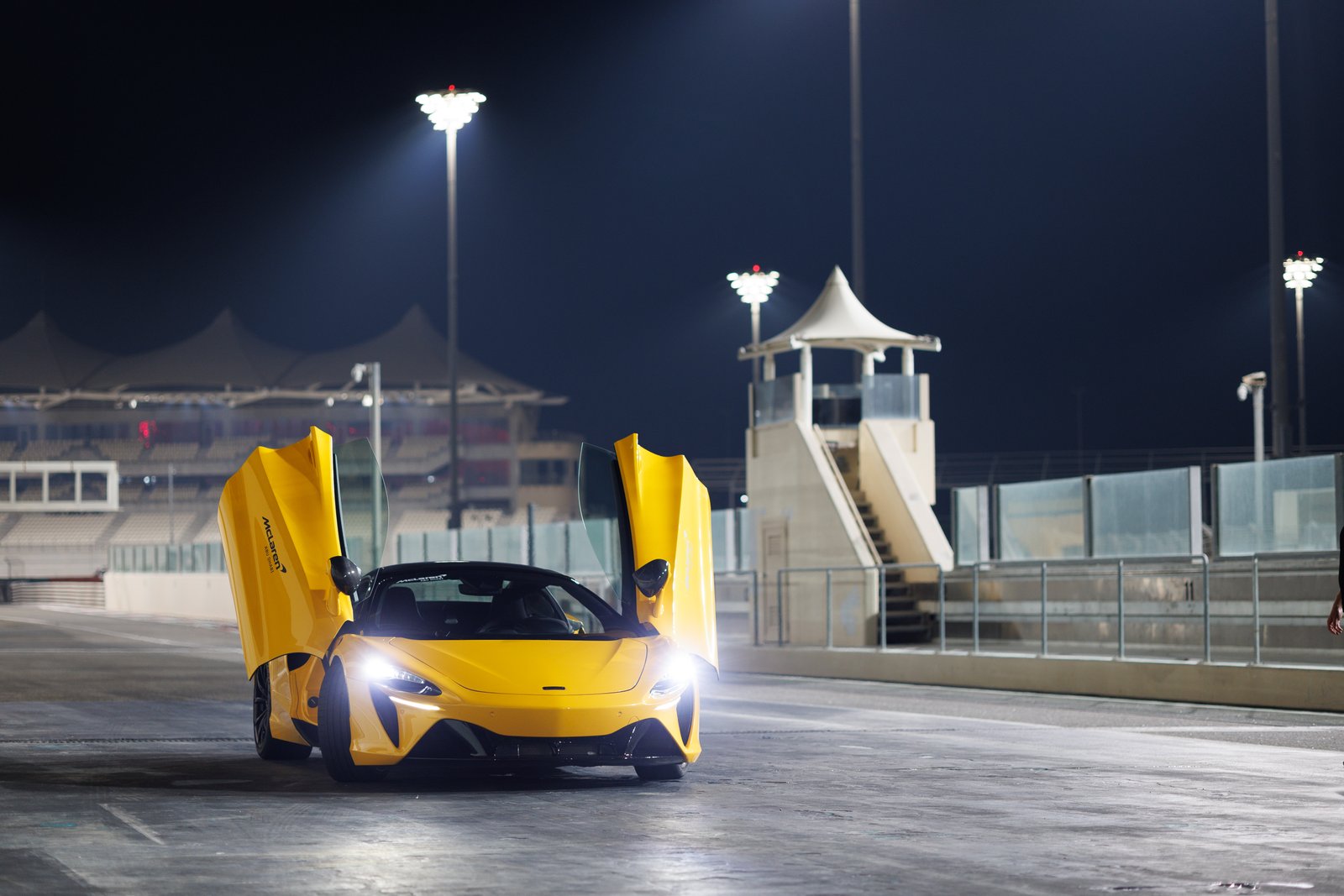 new McLaren Artura Spider