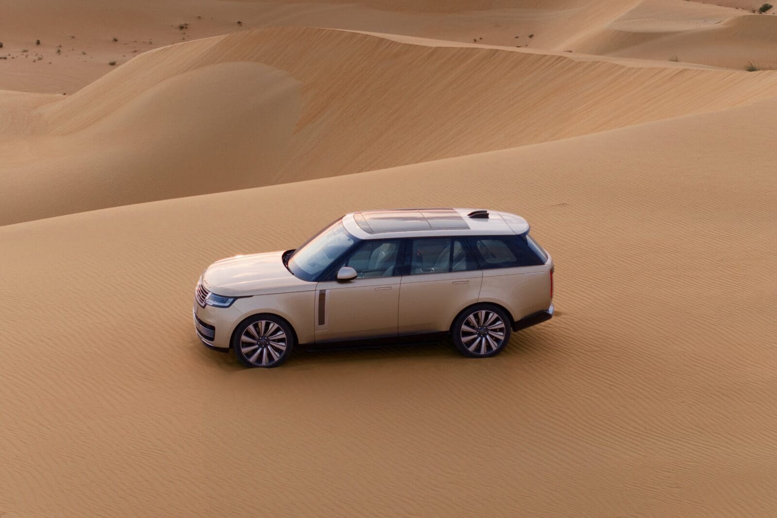 Al Tayer Motors Unveils the Exclusive Range Rover SV ‘Born of the Sand ...